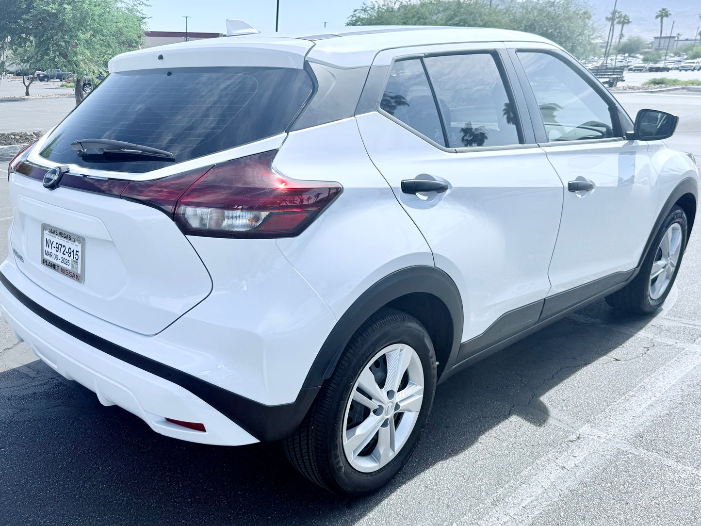 2024 NISSAN KICKS