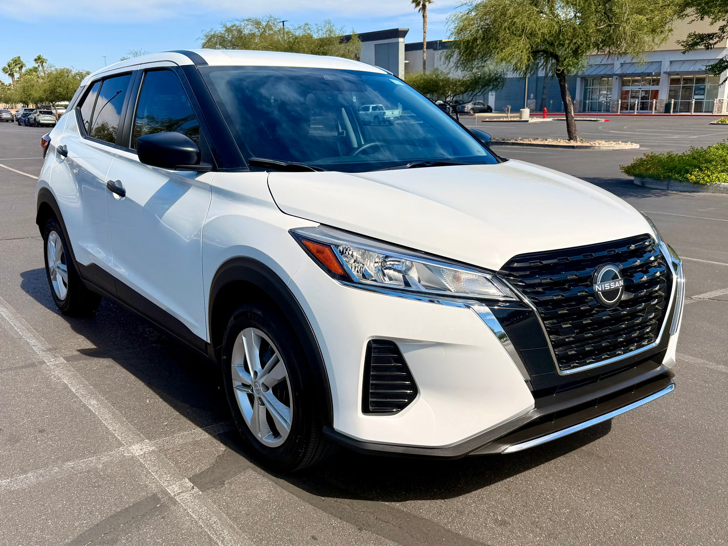 2024 NISSAN KICKS