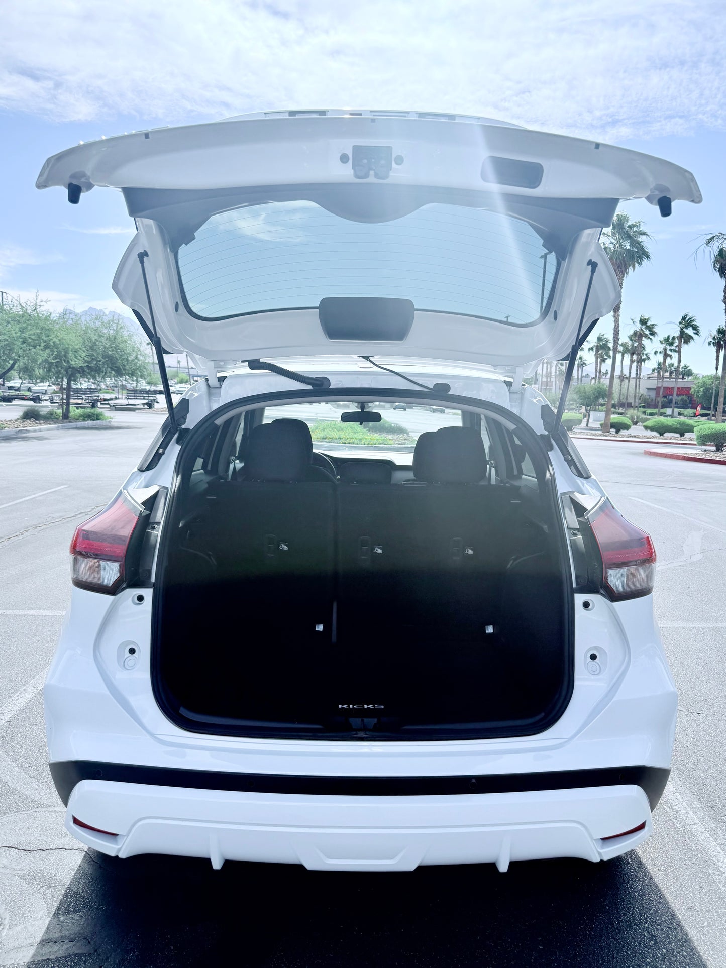 2024 NISSAN KICKS